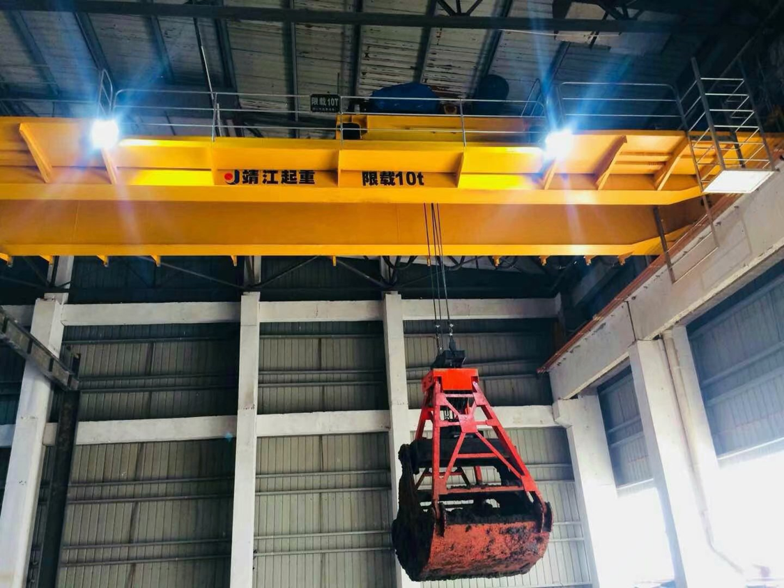 抓斗起重機(jī)圖.png